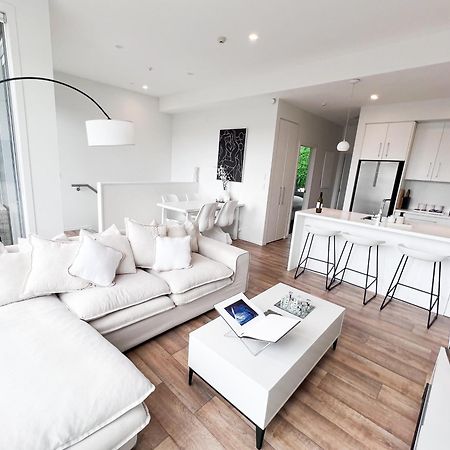 Luxury 2 Bedroom Apartment With Cocktail Bar And Espresso Machine 오클랜드 외부 사진