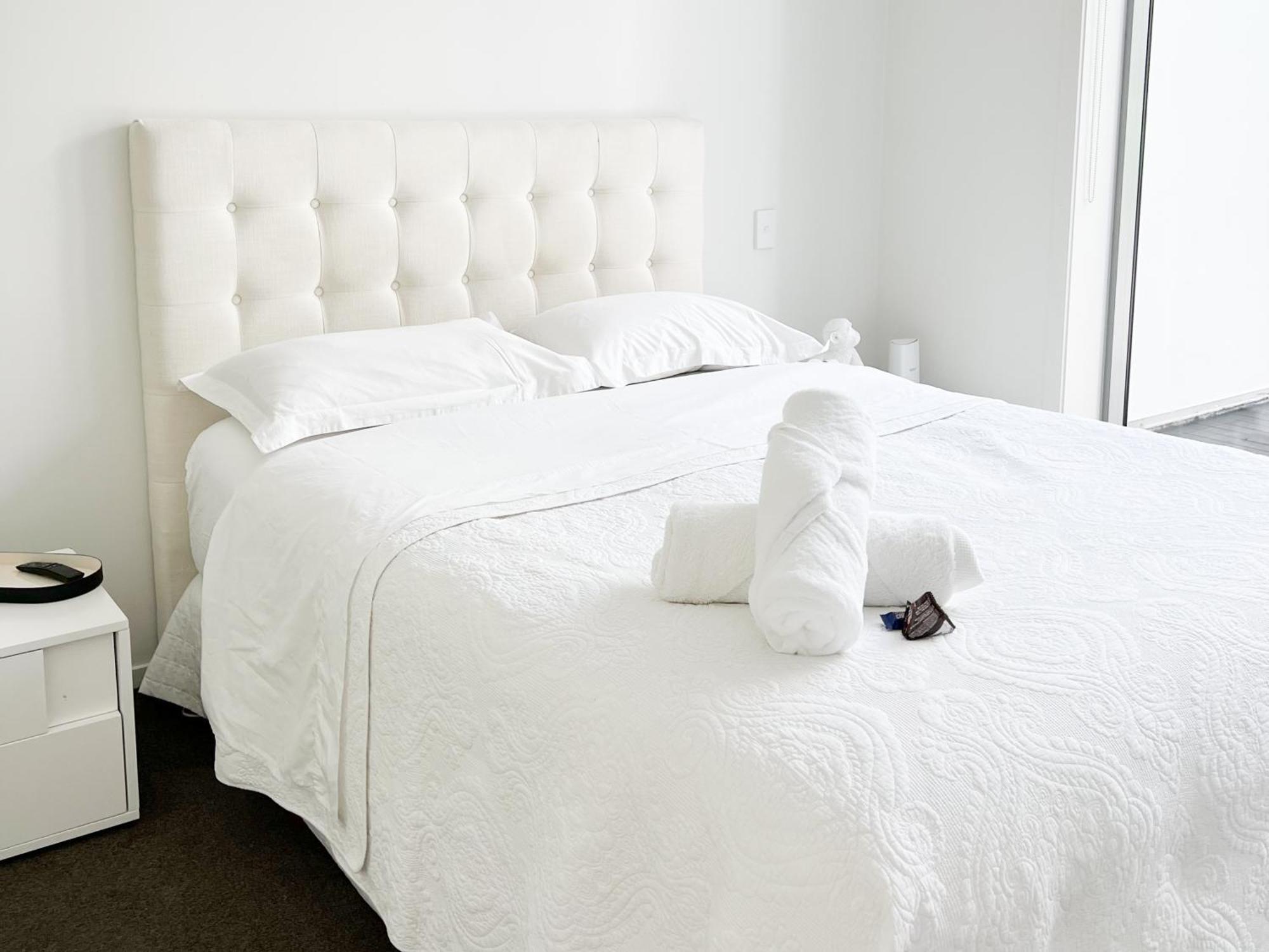 Luxury 2 Bedroom Apartment With Cocktail Bar And Espresso Machine 오클랜드 외부 사진