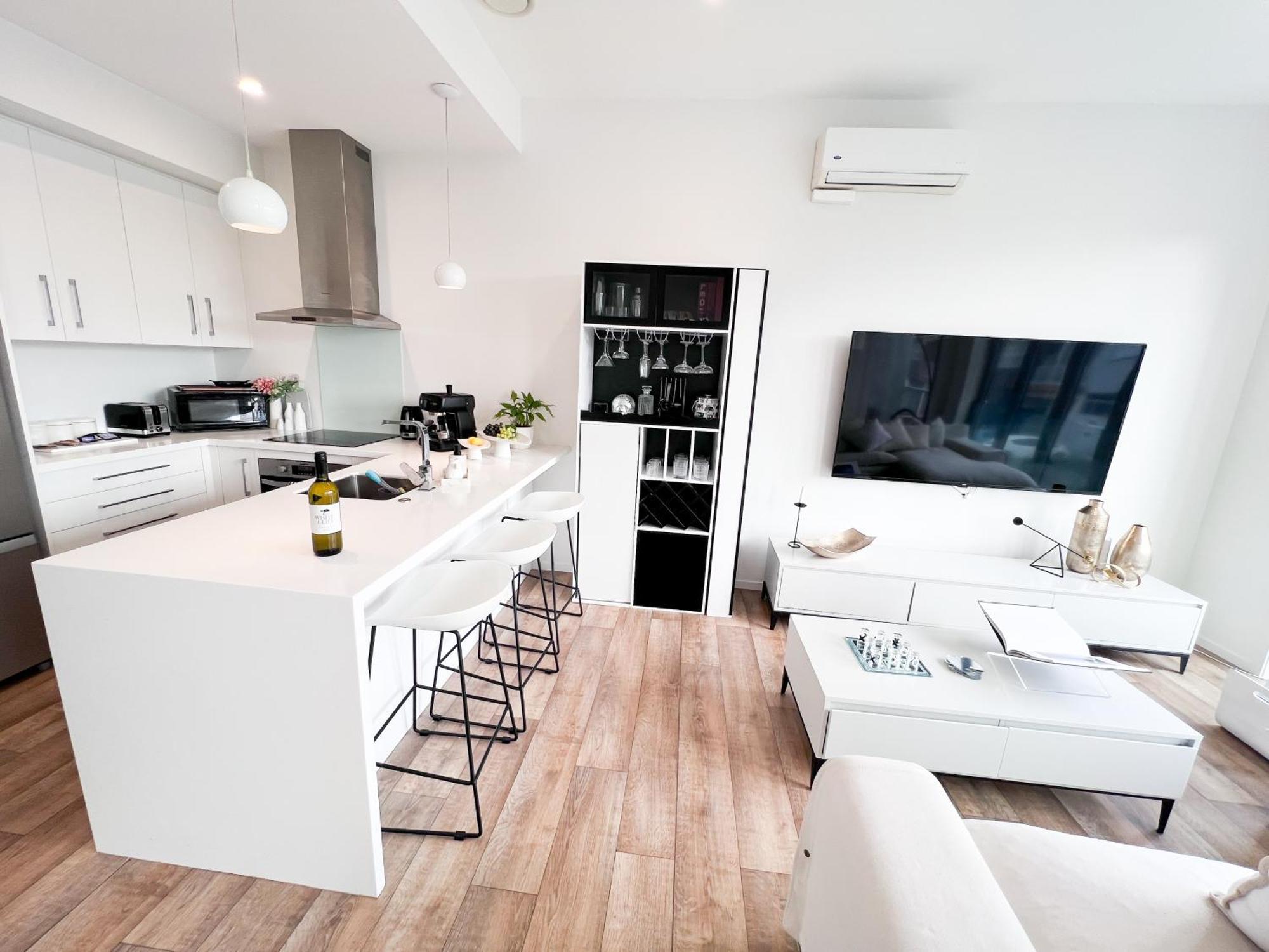 Luxury 2 Bedroom Apartment With Cocktail Bar And Espresso Machine 오클랜드 외부 사진
