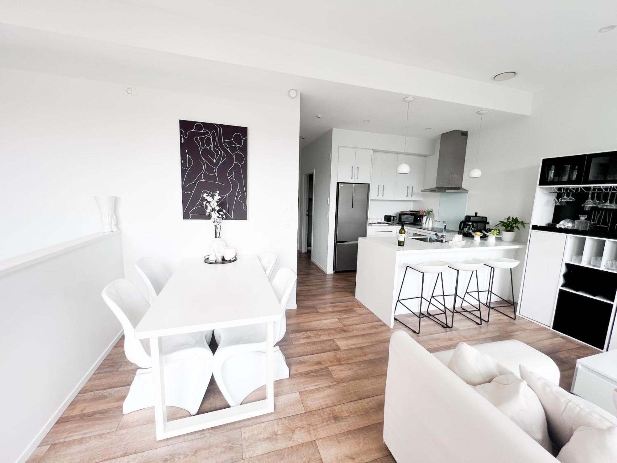 Luxury 2 Bedroom Apartment With Cocktail Bar And Espresso Machine 오클랜드 외부 사진