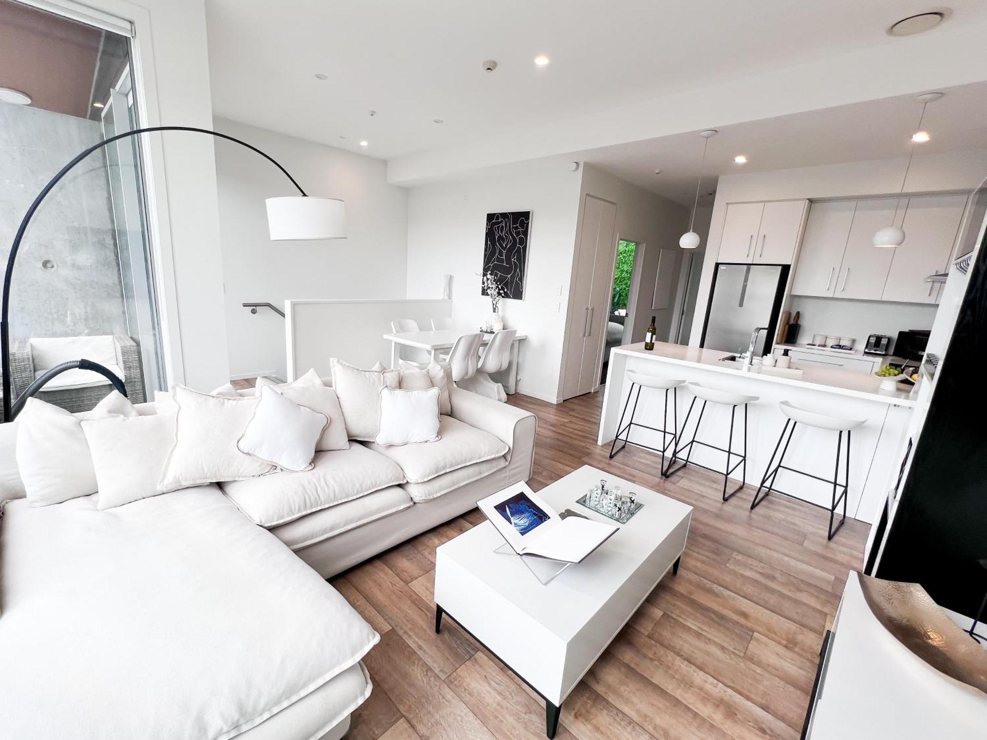 Luxury 2 Bedroom Apartment With Cocktail Bar And Espresso Machine 오클랜드 외부 사진
